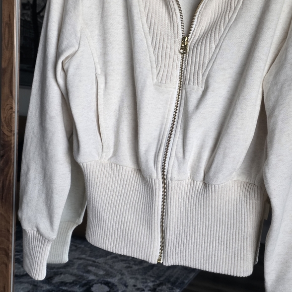 Varley Cream Sweater - Picture 5 of 14